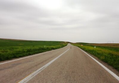 نه‌تنها کوره‌راه‌ها، بلکه بستر رودخانه‌ها را هم آسفالت می‌کنیم!